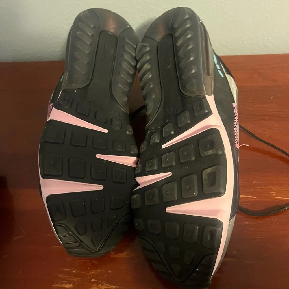 Nike Air Max Pink and Black Athletic Shoes 2090